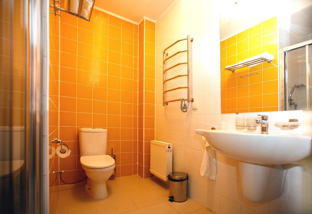 Schiller Hotel Kamianske Room photo