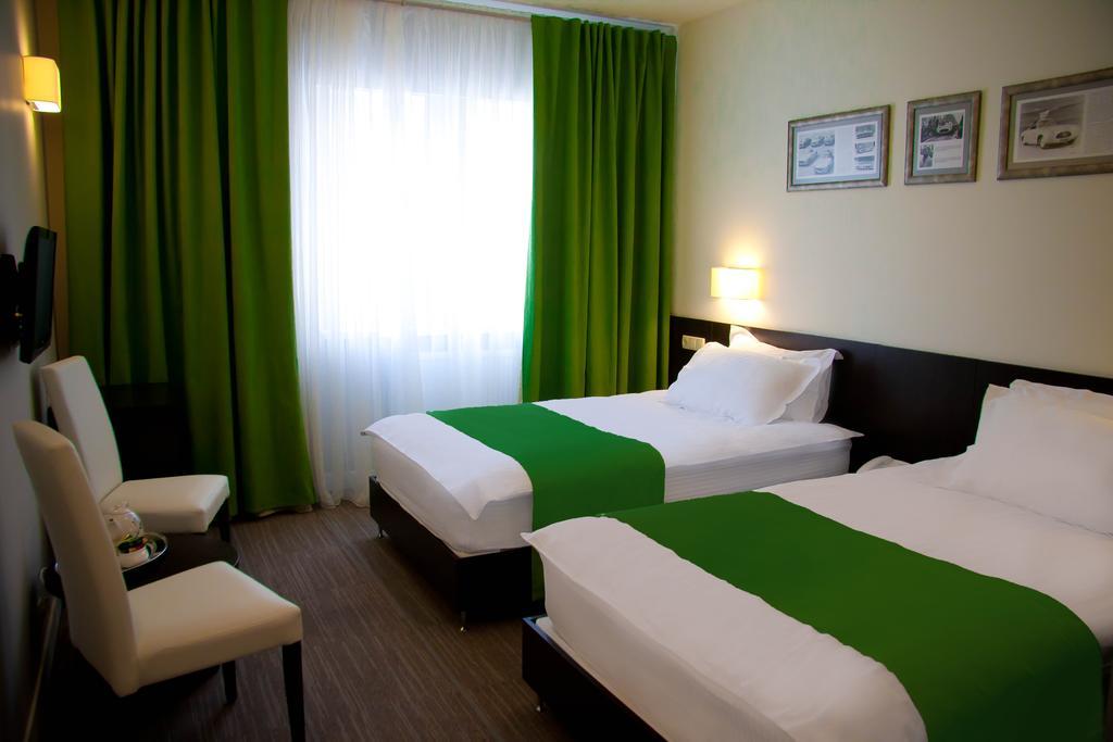 Schiller Hotel Kamianske Room photo